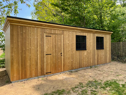 Thermowood houten tuinhuis geplaatst door schrijnwerker Bongaerts D. in Herent