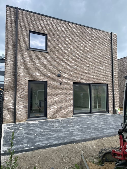 Buitendeur in pvc geplaatst door schrijnwerker Bongaerts D. in Oudsbergen